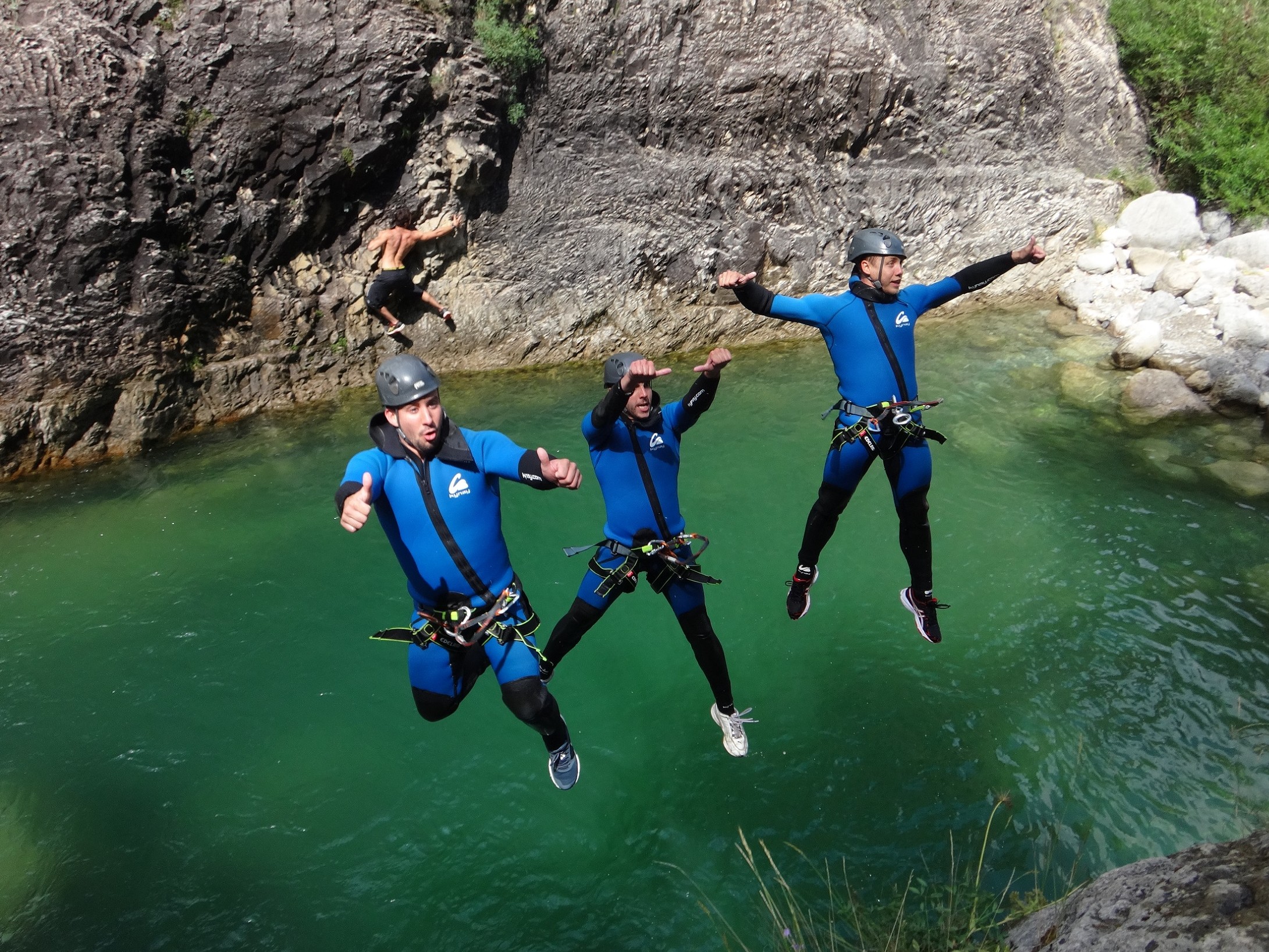 <p>CANYONING NIVEAU <span style="font-size:18px"><strong><span style="font-family:comic sans ms,cursive">2</span></strong></span></p>
